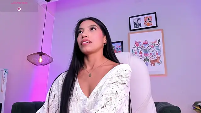 Tiffany_Low webcam