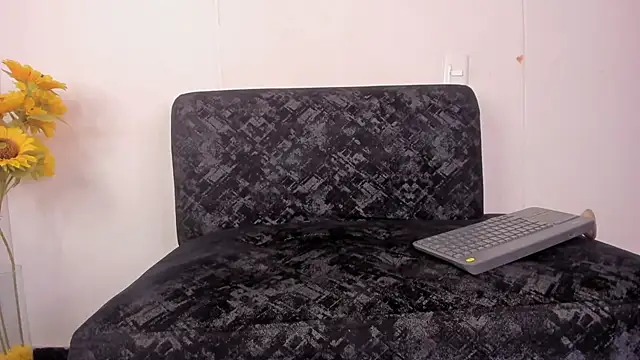 BellaDuval__ webcam