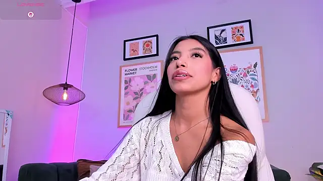 Tiffany_Low webcam