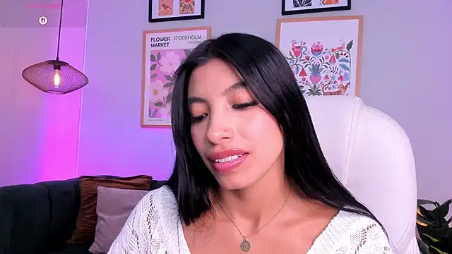 Tiffany_Low webcam