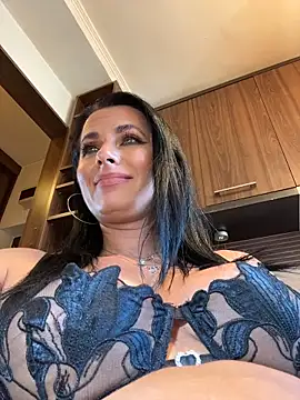 Hotmomcheckk_ webcam