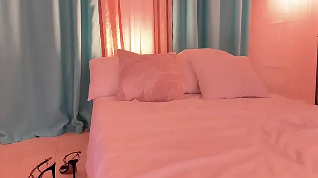 UrGoddessJenny webcam