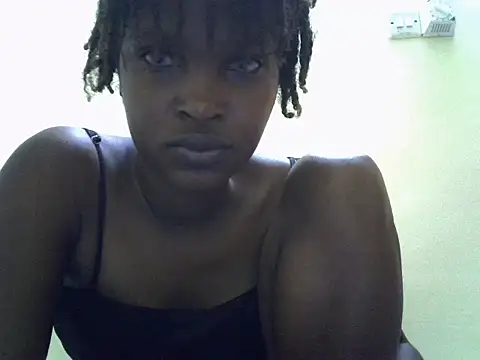 Pettite_ainah webcam