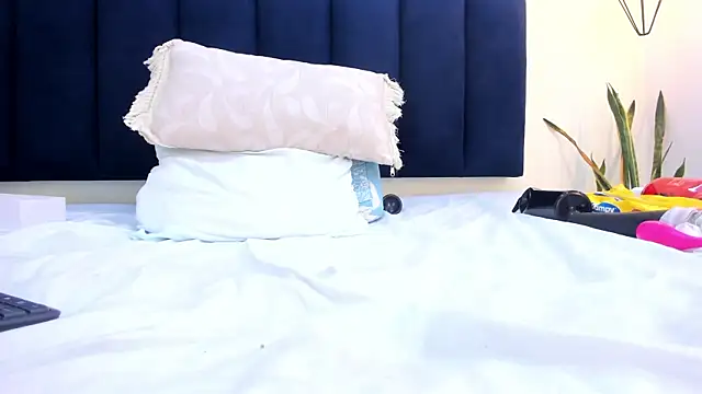 mayaevansmg webcam
