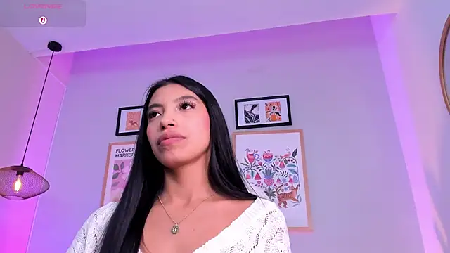 Tiffany_Low webcam