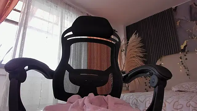 CarolineFyre webcam