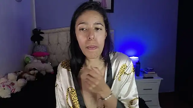 stephania_t live cam on StripChat