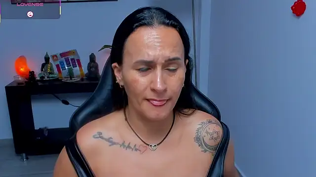 Sara_Charmy webcam
