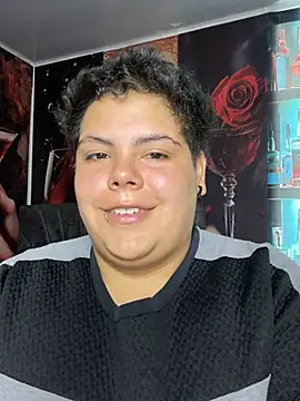 Hailey_Curvy webcam