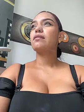 Sara-77 Live Web Cam Show