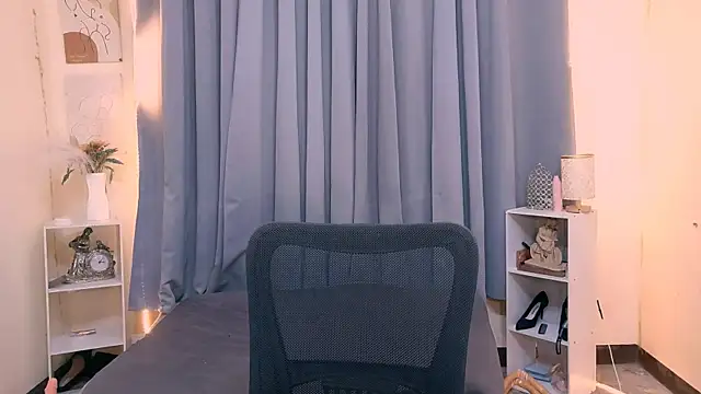 Mimi_Mckinley webcam