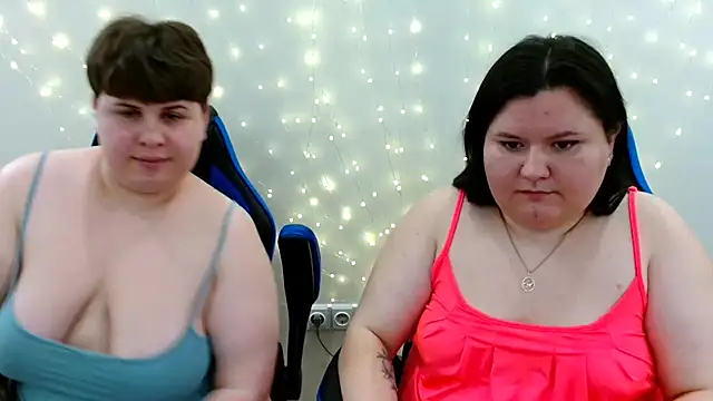 BeckyAndHellen webcam