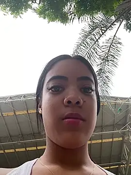 NAUGHTY_LITTLE_18 webcam