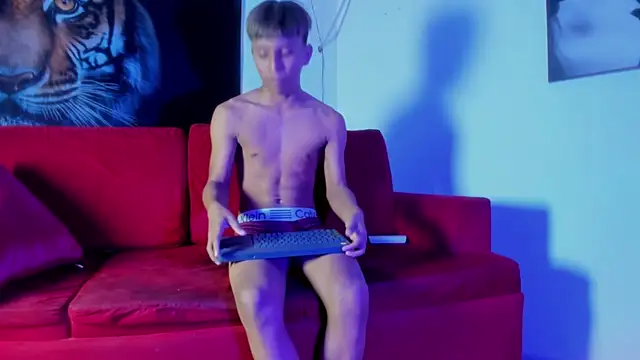 tyler_twink_boy webcam