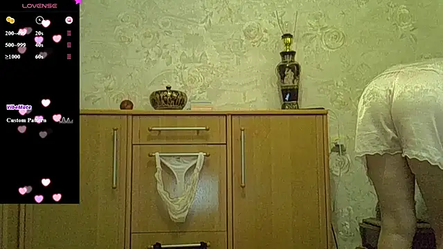 CurvyWild_Lady30 webcam