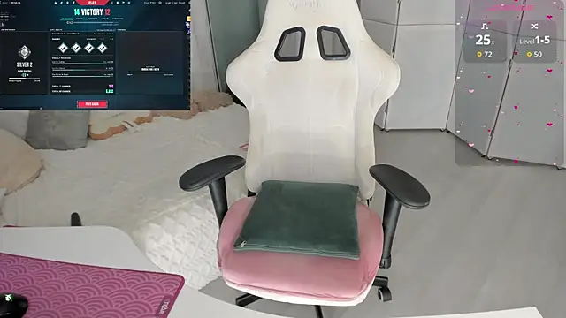 Lunar_Whisper webcam