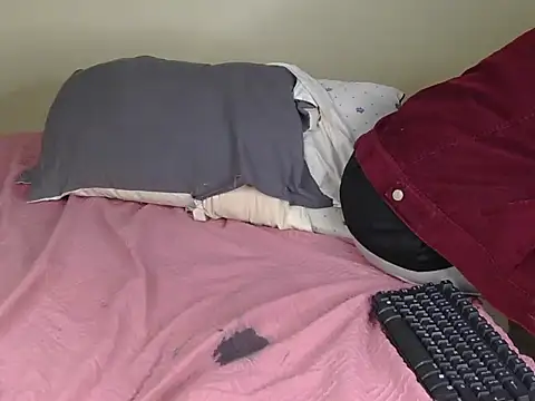 Nicole_ness webcam