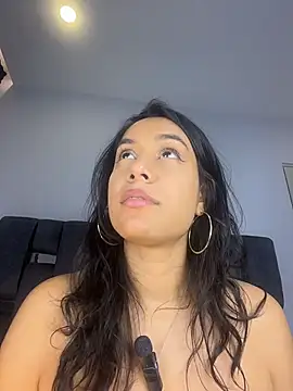 PilarJones_ webcam