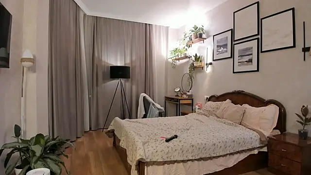 NicoleLuv webcam