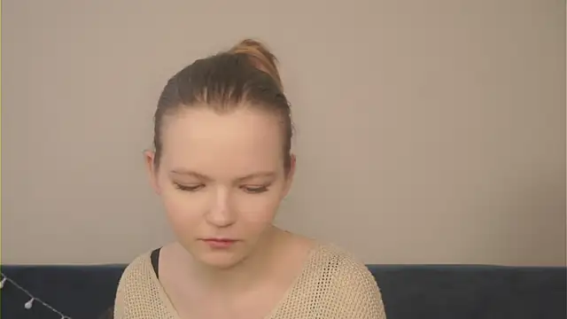 NaomiFess webcam