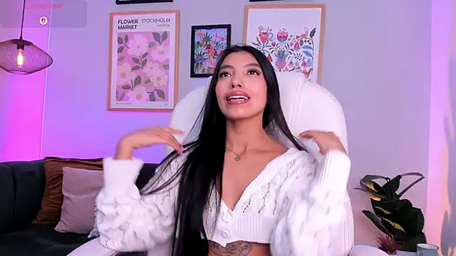 Tiffany_Low webcam