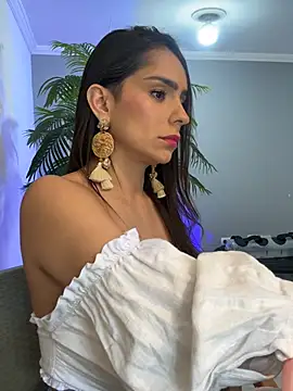 Mau_White webcam