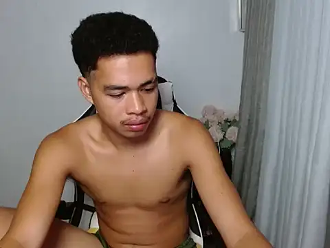 curlyasian_njxx webcam