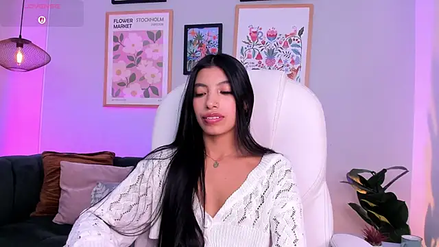 Tiffany_Low webcam