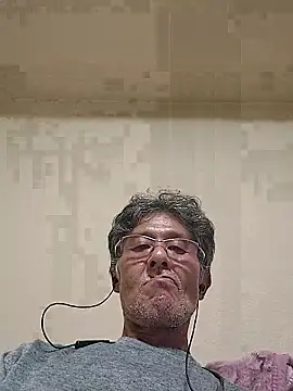 ReekedMyelin webcam