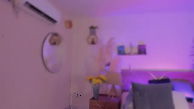 YariRose webcam