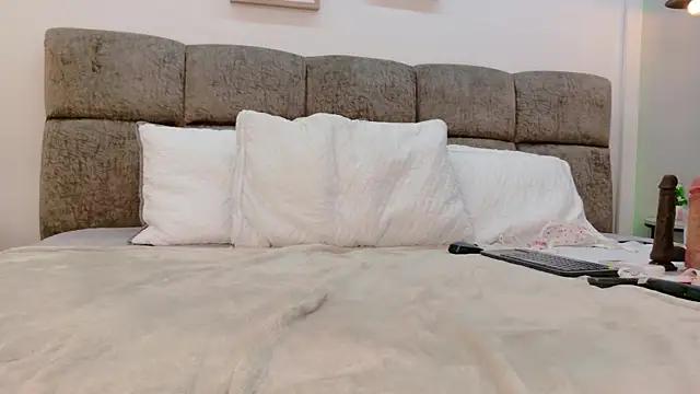 AlmaRose_ webcam