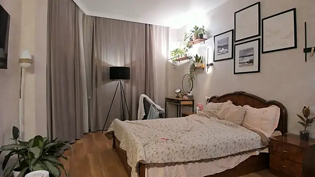 NicoleLuv webcam