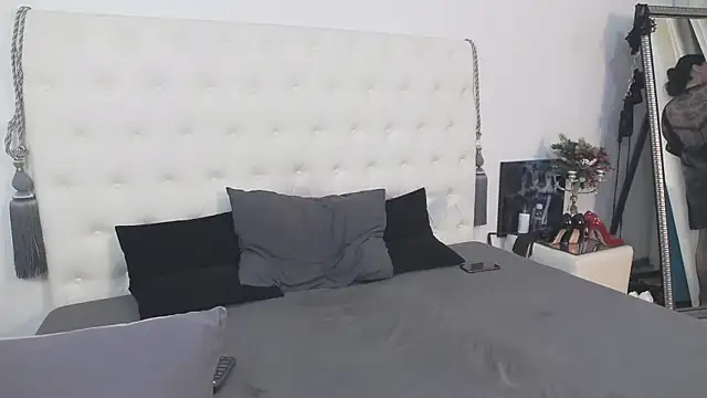 AlinaOnly webcam