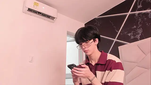 Quma86 - Male webcam sex chat