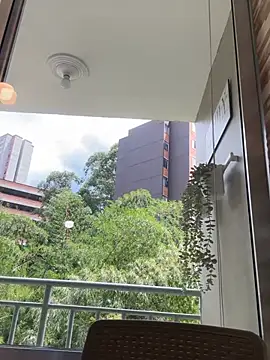 Mau_White webcam