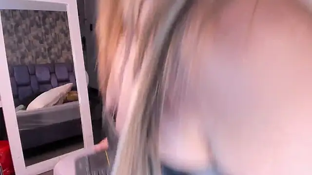 NicoleDiior webcam