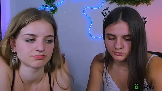 lisa_dark_ webcam