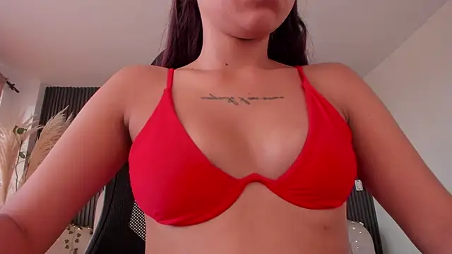 CarolineFyre webcam