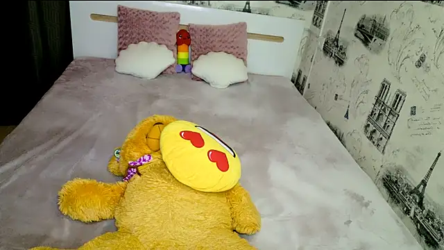 lovely-eyes webcam