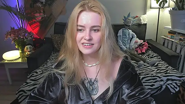 Alexa_Pirs webcam