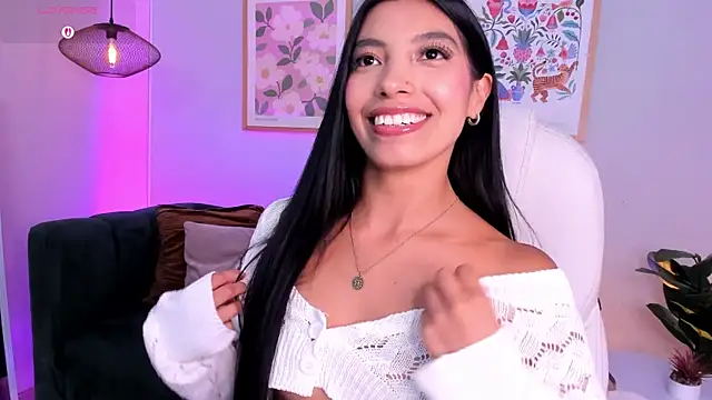 Tiffany_Low webcam