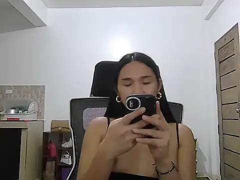 XxSensationSelena18 webcam