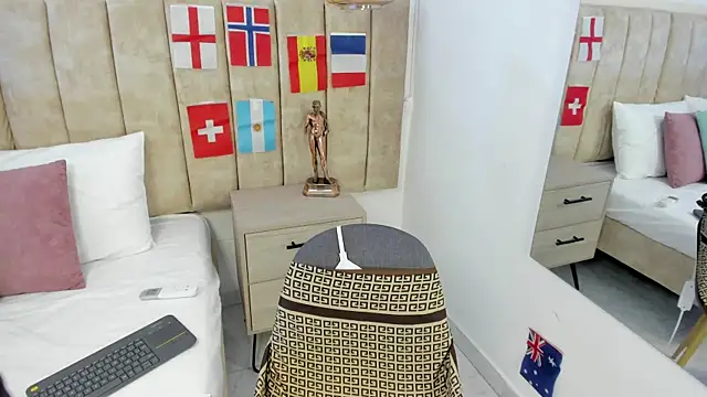 DinahCarter webcam