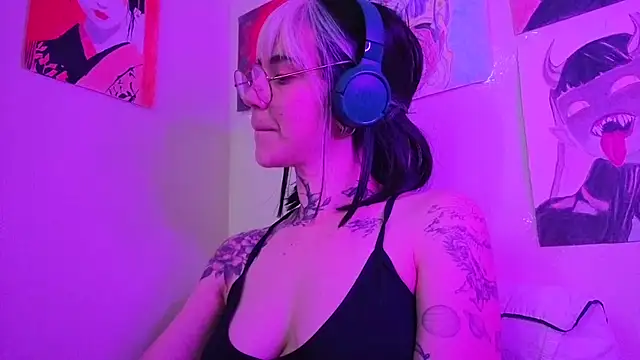 Dirty_Pink webcam