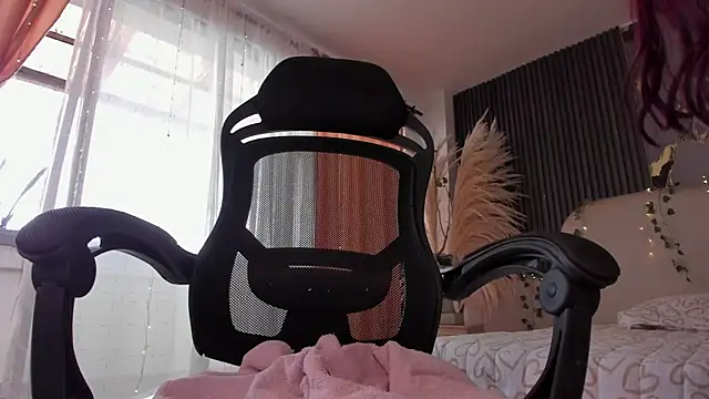 CarolineFyre webcam