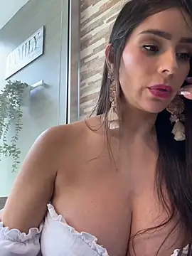 Mau_White webcam