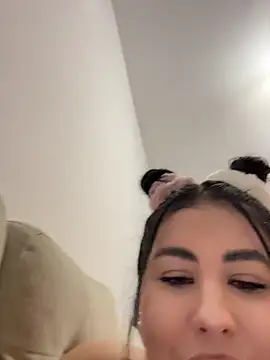 DaianaKimberly live cam on StripChat
