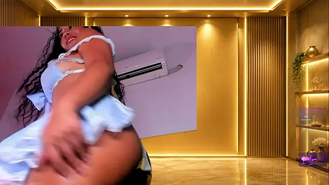 NicoleJons_ webcam