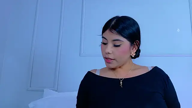 VioletBloomm live sex cam