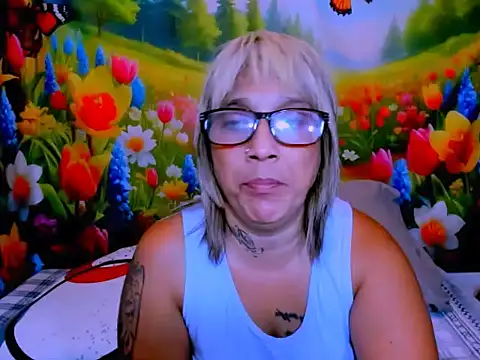 indianroxy webcam